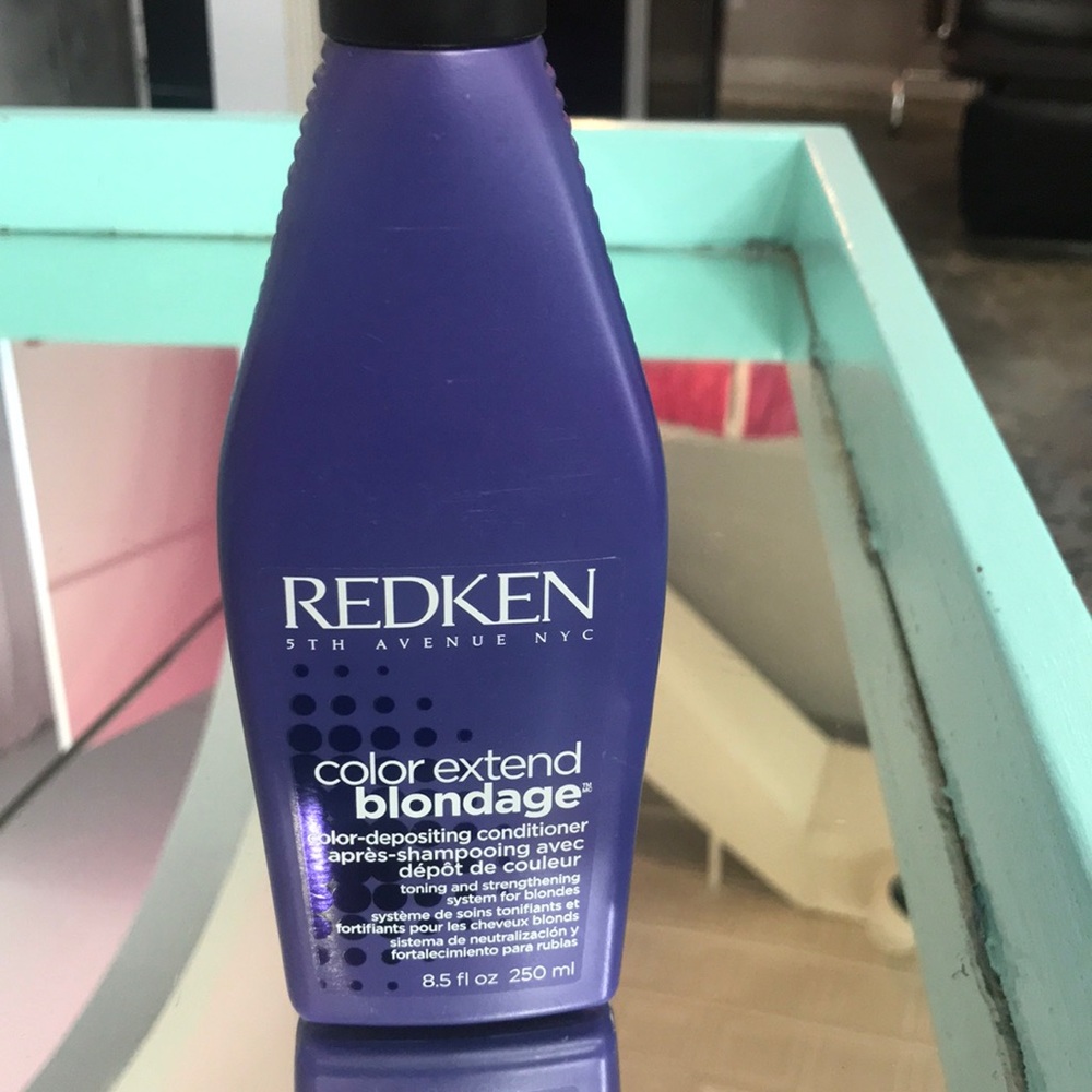 Redken. Color extend blondage conditioner